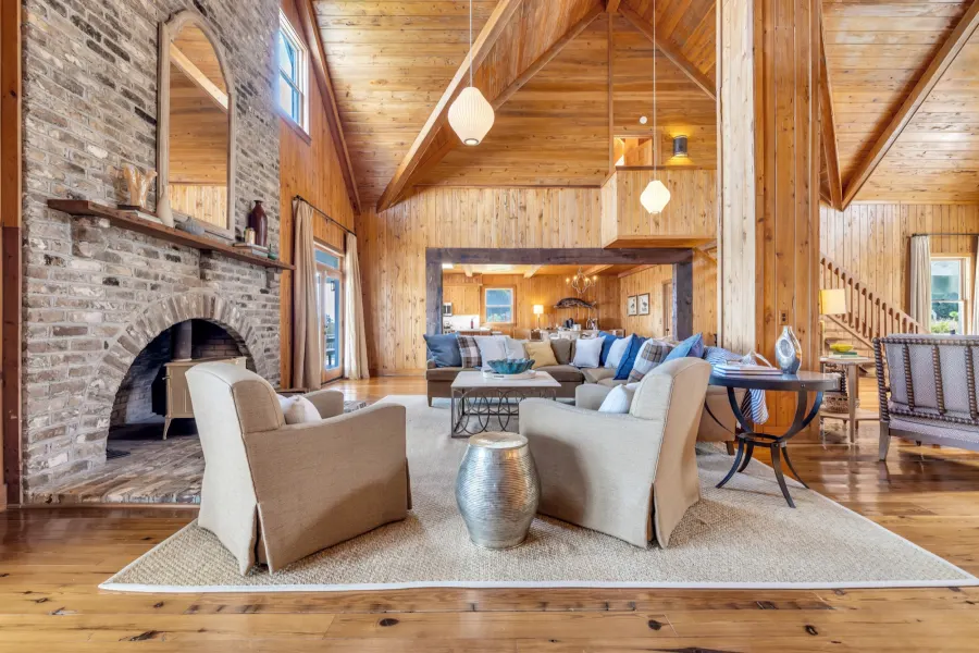 Lodge living · interior